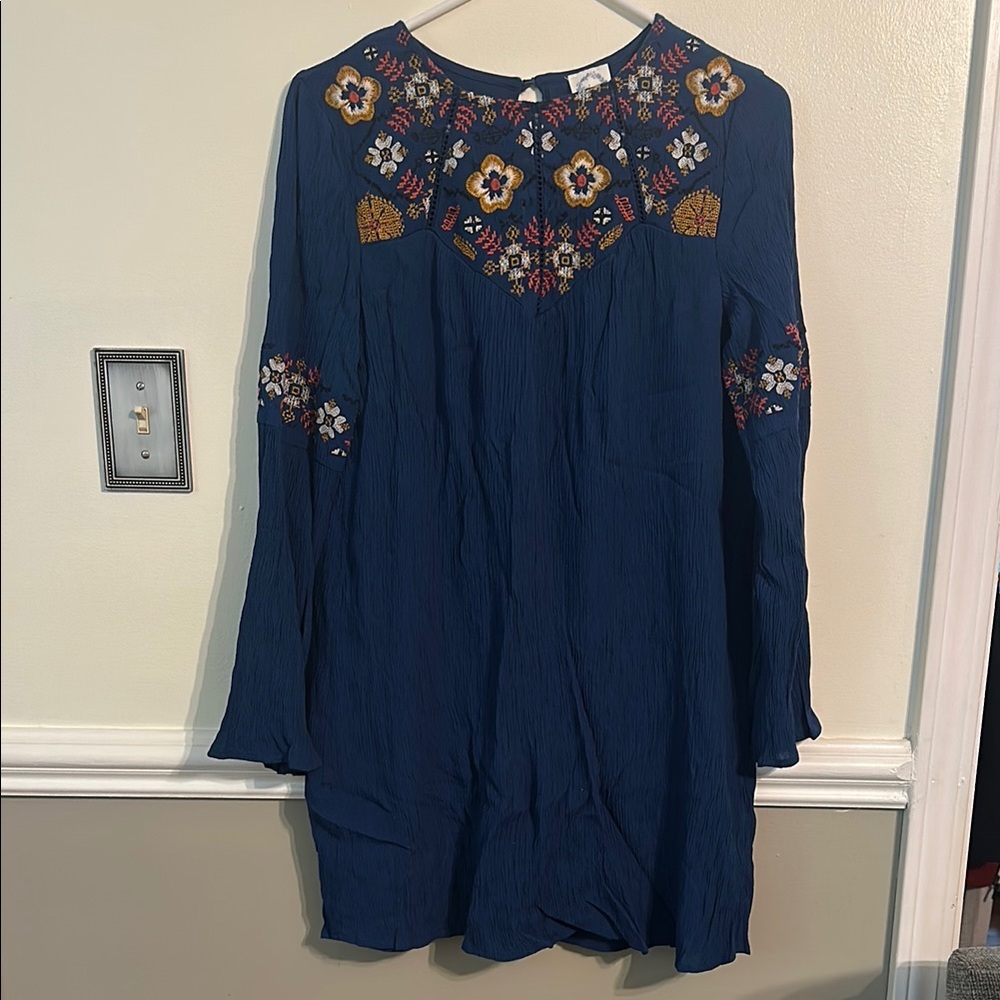 0085 Blue Rain Navy‎ Tunic with Floral Embroidery Womens size small
